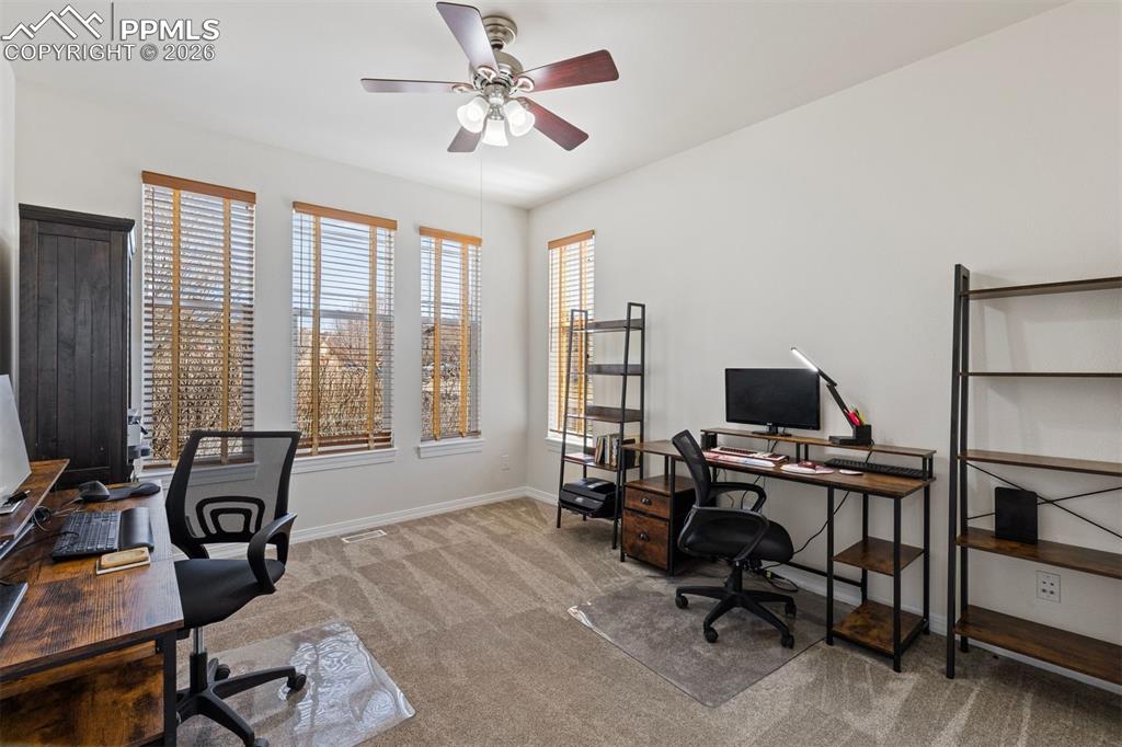 Image 13 of 50: Office