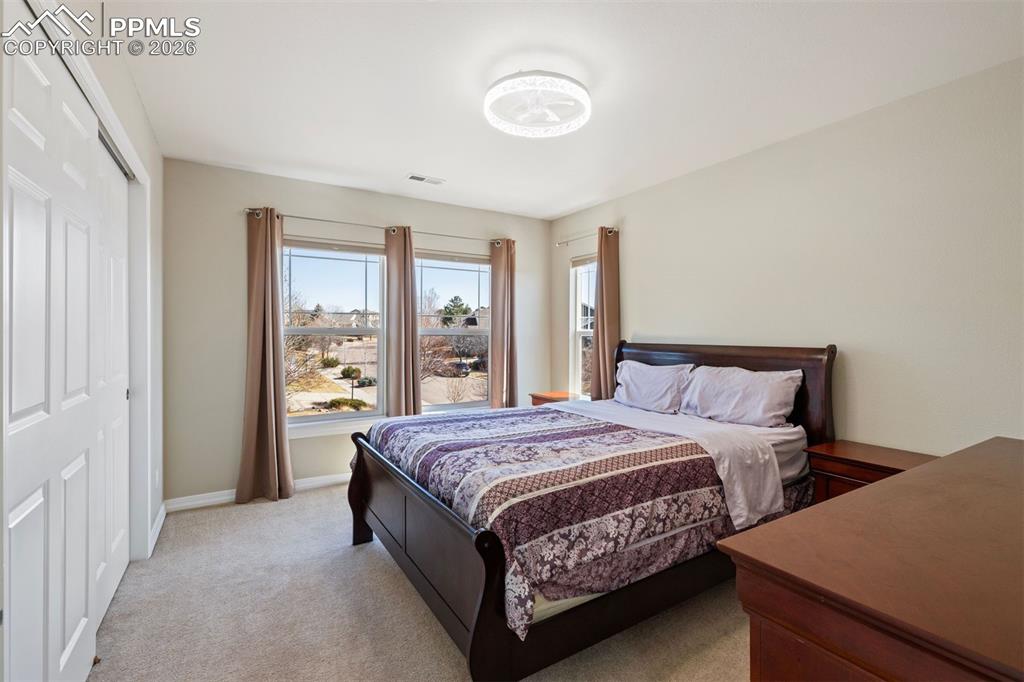 Image 22 of 50: Bedroom