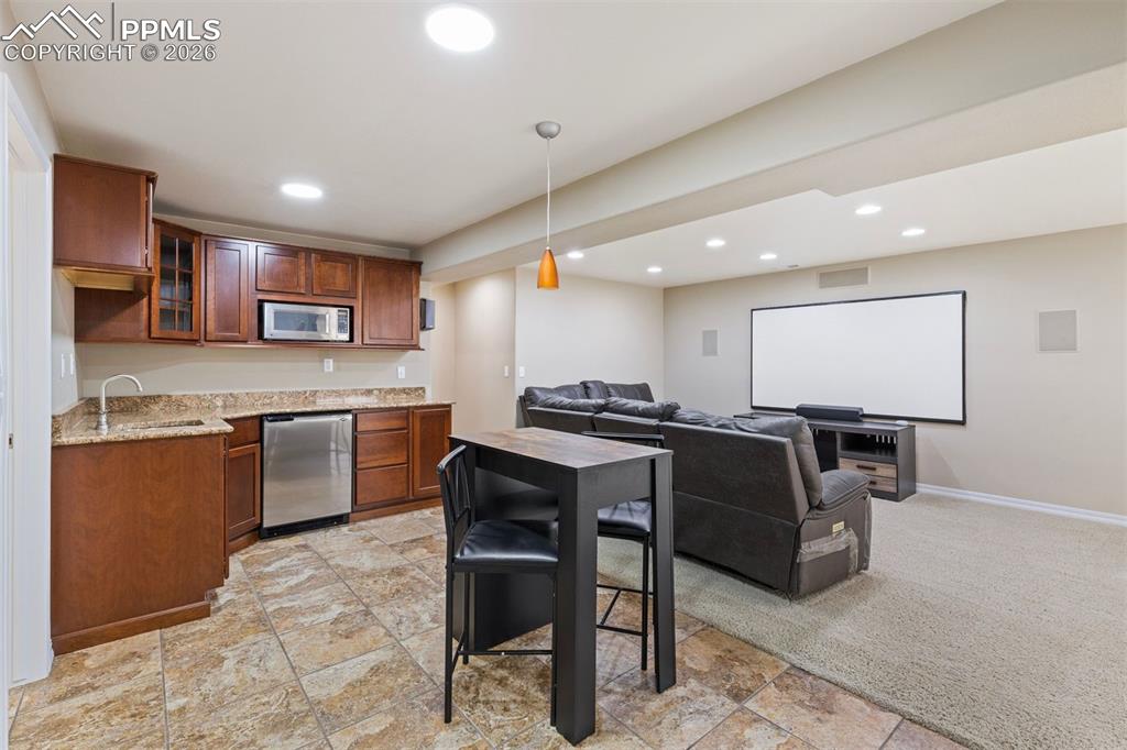 Image 27 of 50: Kitchen