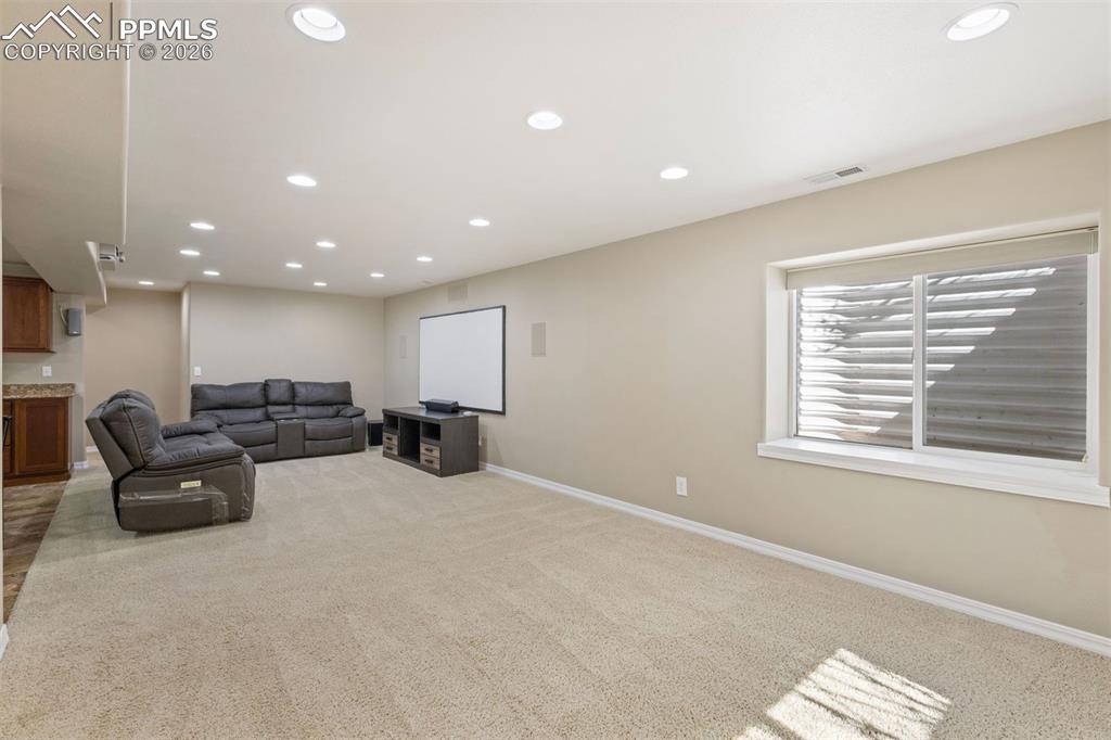 Image 28 of 50: Living Room