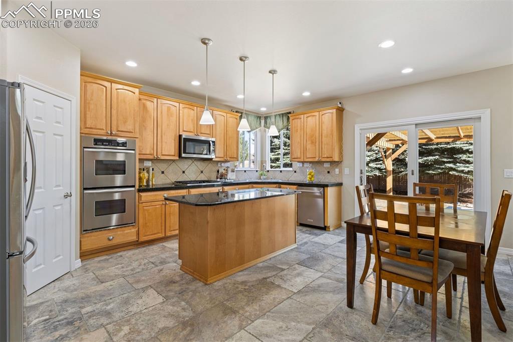 Image 3 of 50: Kitchen