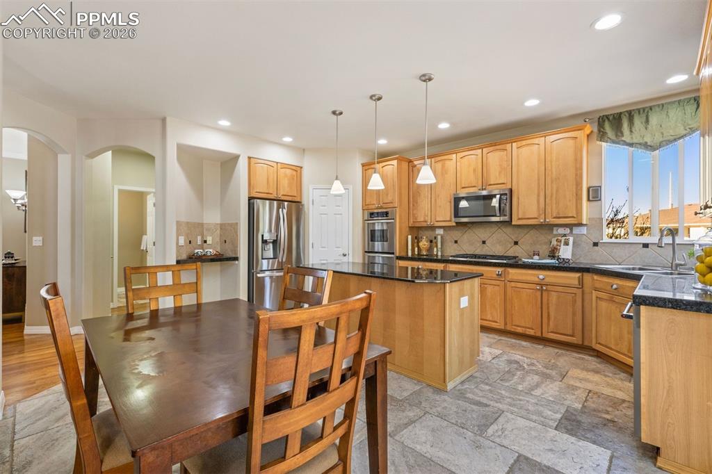 Image 9 of 50: Kitchen