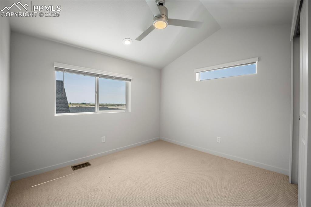 Image 16 of 29: Bedroom