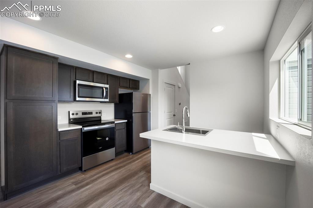 Image 8 of 29: Kitchen