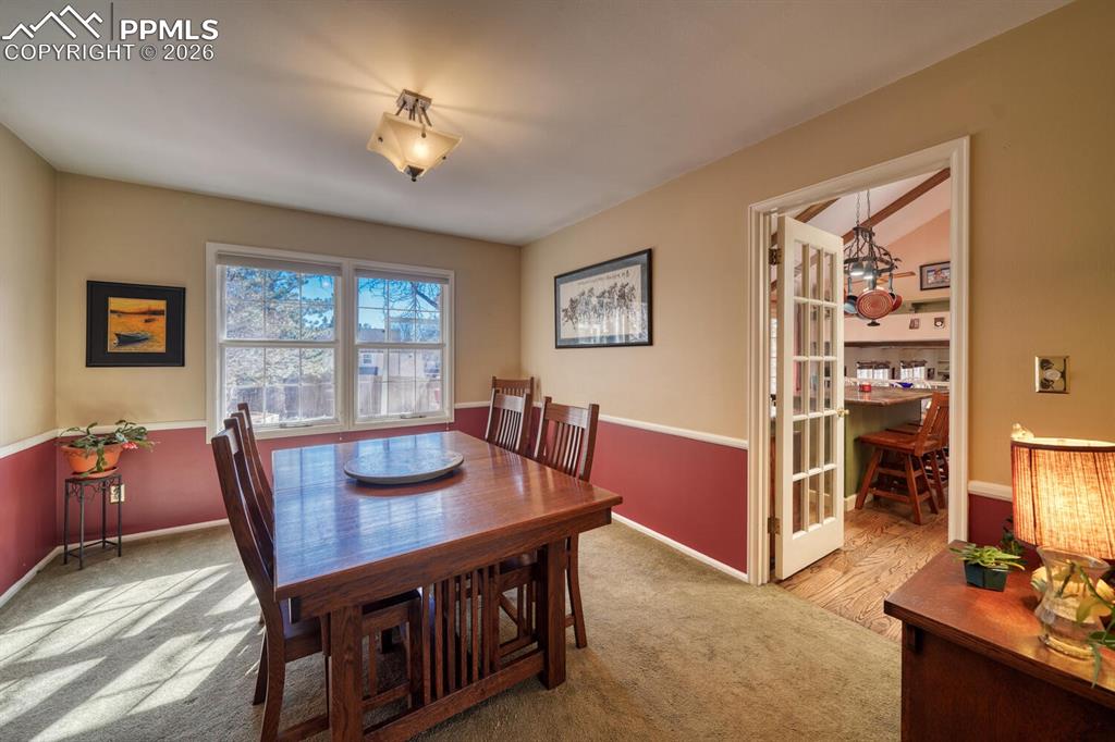 Image 10 of 43: Dining Area