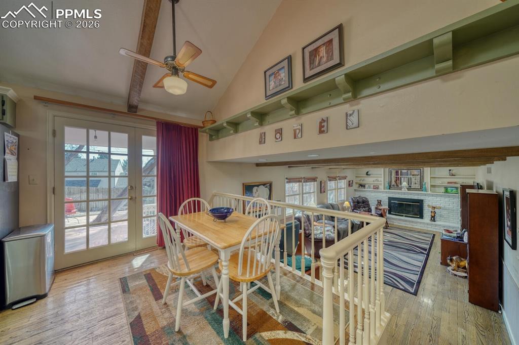 Image 17 of 43: Breakfast Area