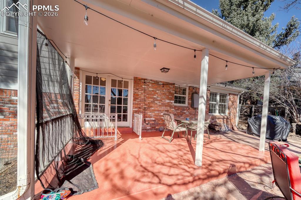 Image 37 of 43: Patio