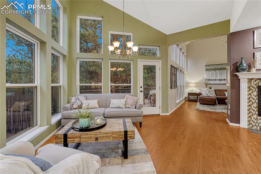 Image 10 of 50: Living Room