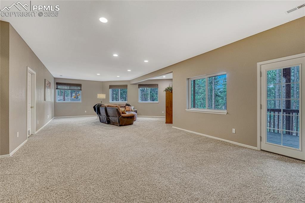 Image 31 of 50: Sitting Room