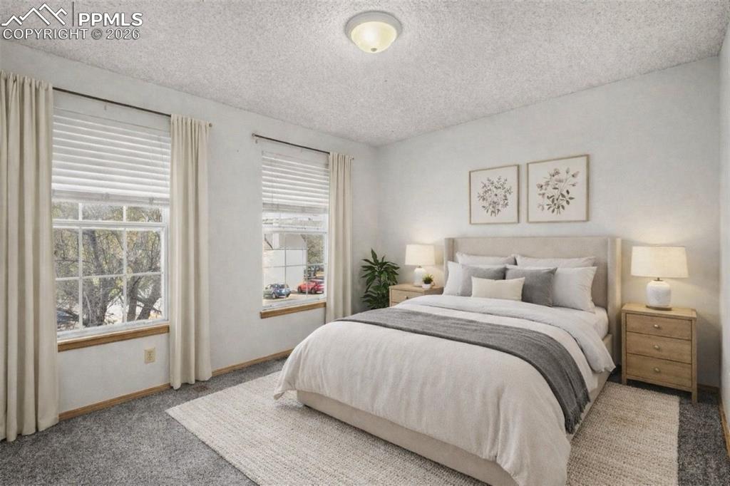 Image 6 of 14: Bedroom