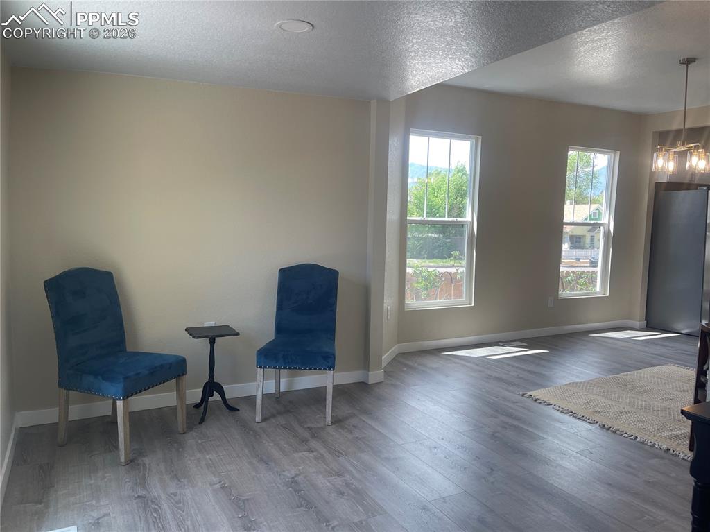 Image 4 of 24: Sitting Room
