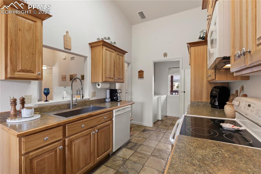 Image 12 of 27: This kitchen is perfect.
