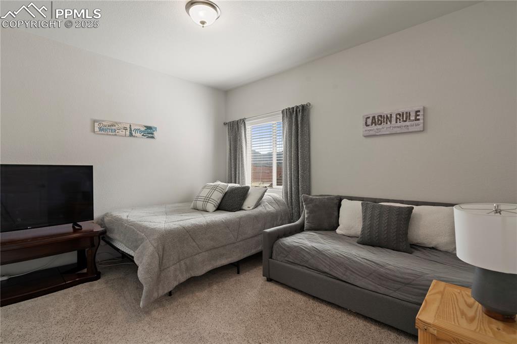 Image 22 of 27: The third bedroom could be used to accomodate several guests.