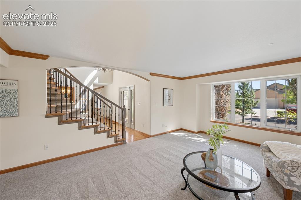 Image 8 of 50: Living Room