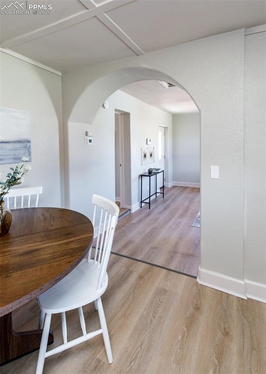 Image 17 of 46: Dining Area