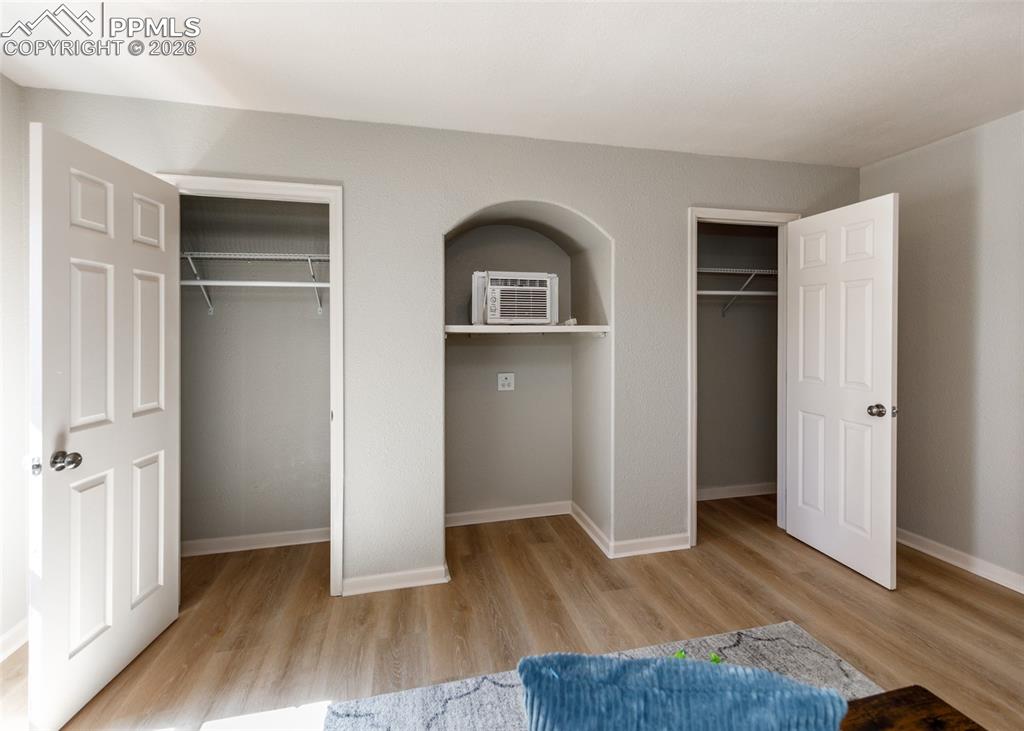 Image 28 of 46: Bedroom