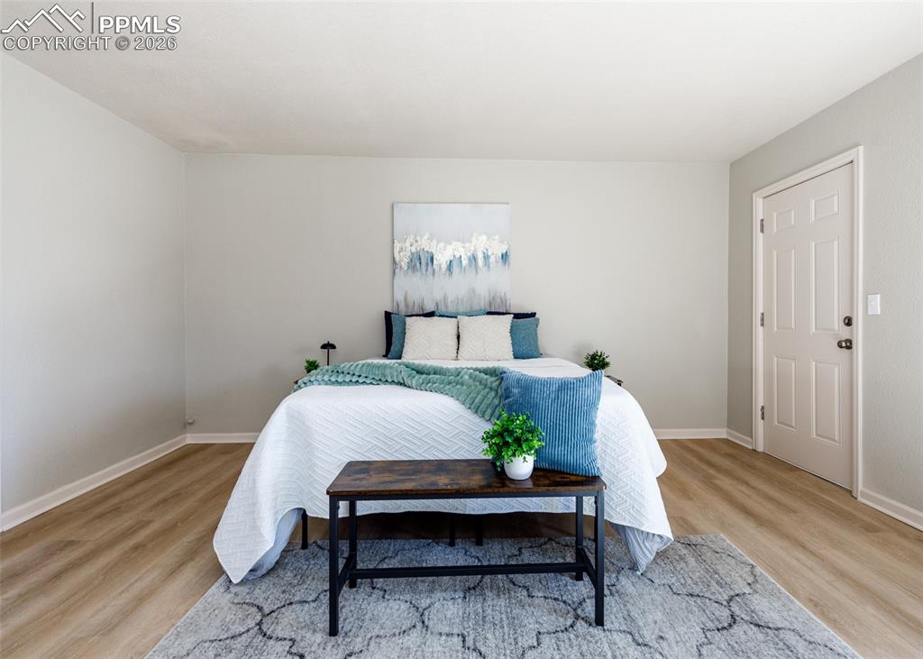 Image 29 of 46: Bedroom