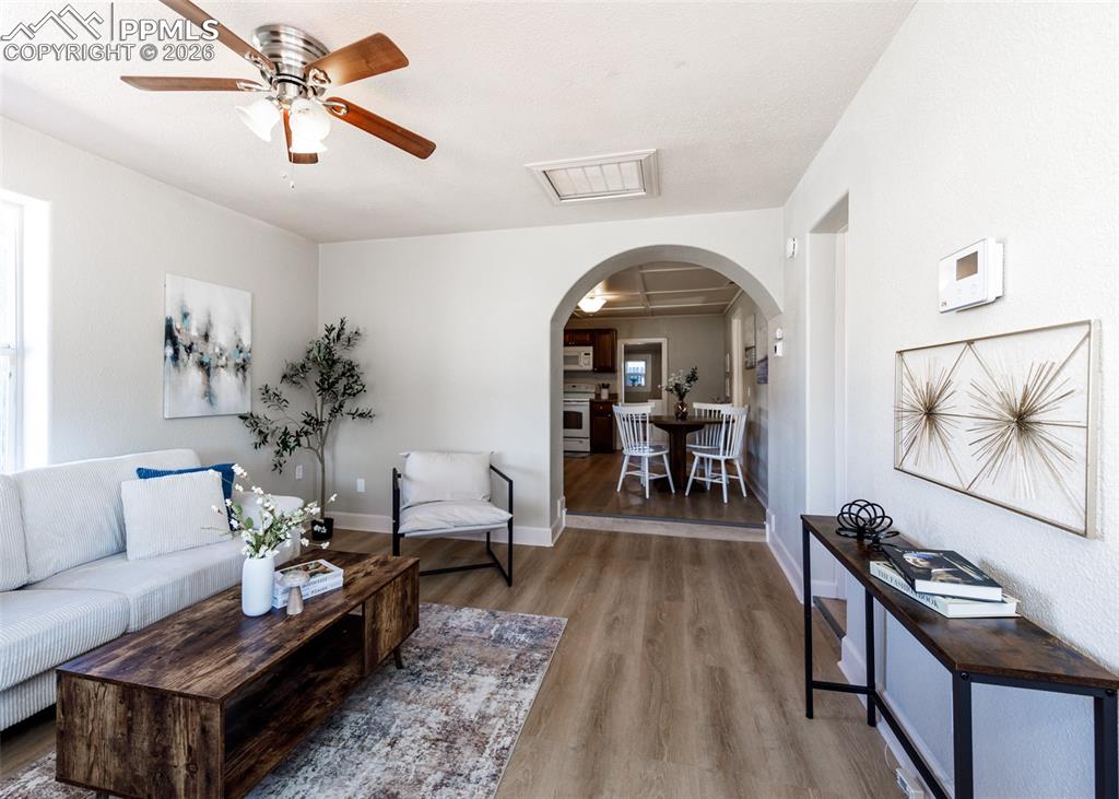 Image 7 of 46: Living Room