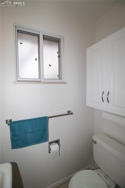 Image 14 of 30: Bathroom