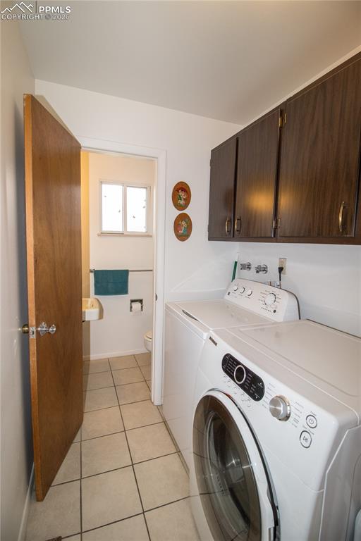 Image 15 of 30: Laundry