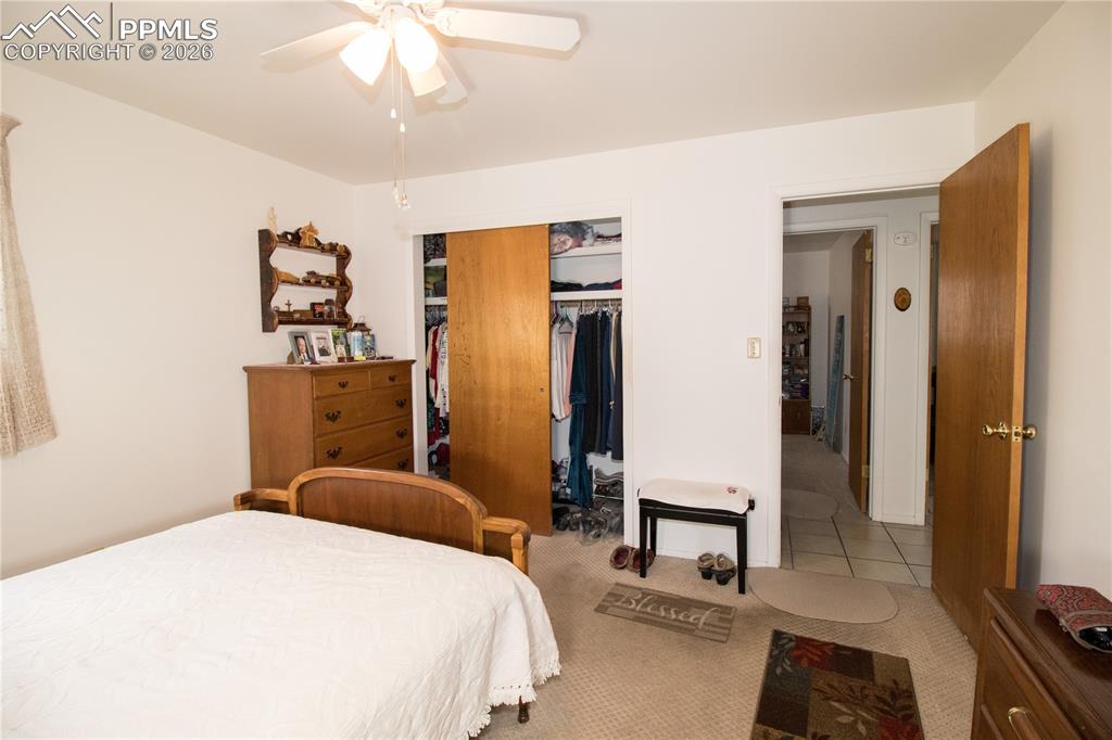 Image 17 of 30: Bedroom