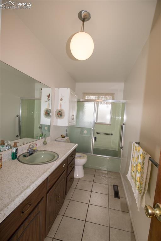 Image 19 of 30: Bathroom