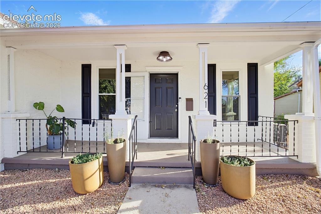 Caption: Entry