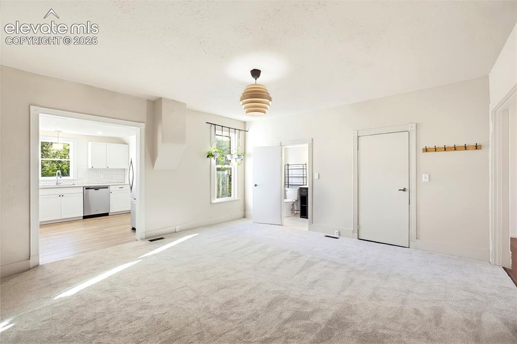 Image 10 of 48: Great Room