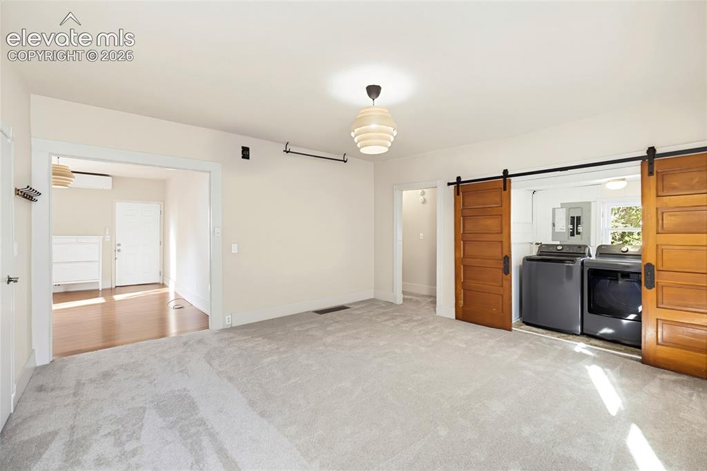 Image 12 of 48: Great Room