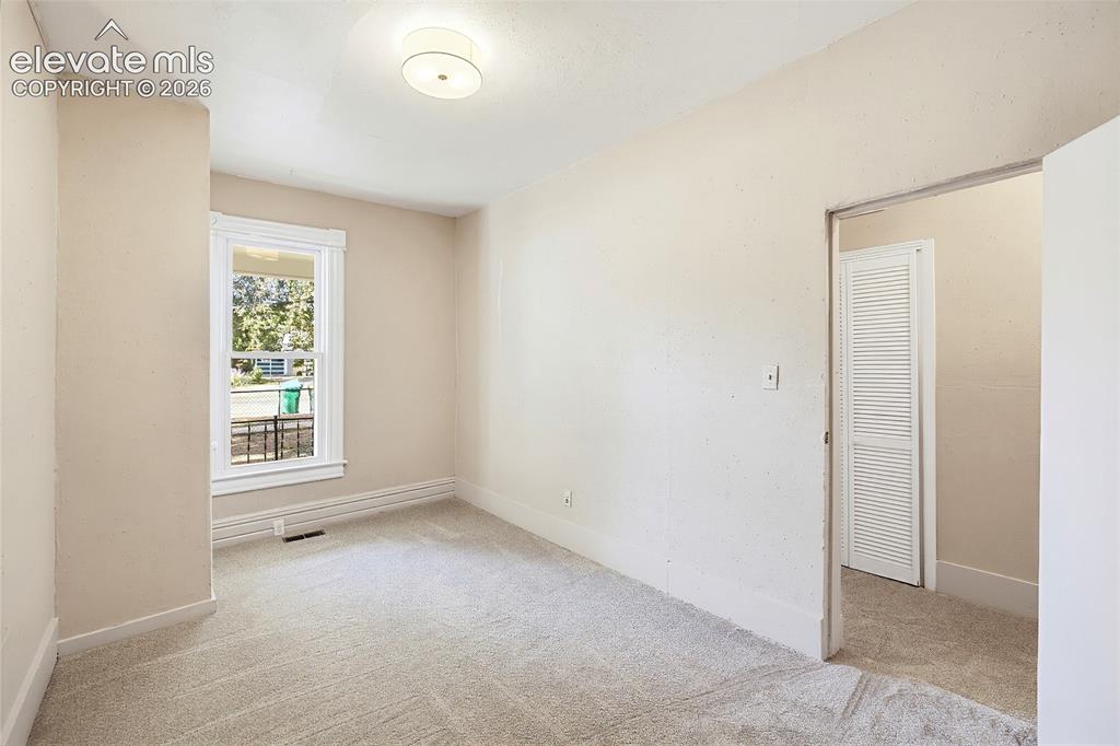 Image 16 of 48: Bedroom