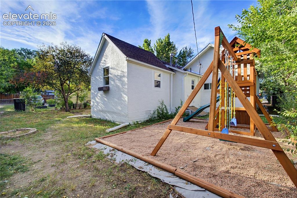 Image 40 of 48: Back of Structure