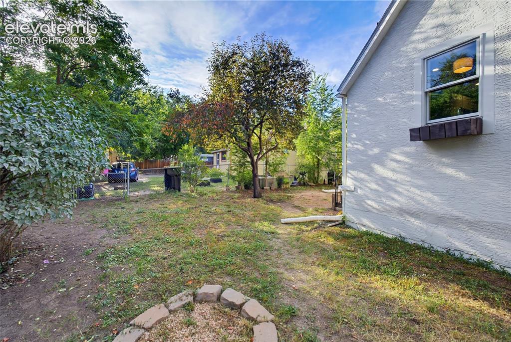 Image 41 of 48: Back of Structure