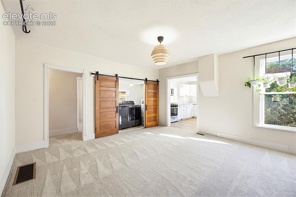 Image 9 of 48: Great Room