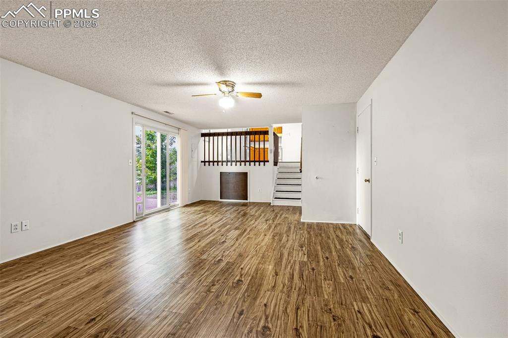 Image 12 of 30: Living Room