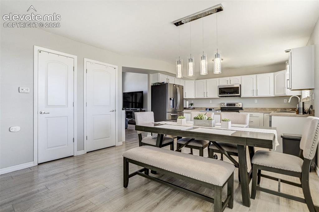 Image 15 of 47: Dining Area