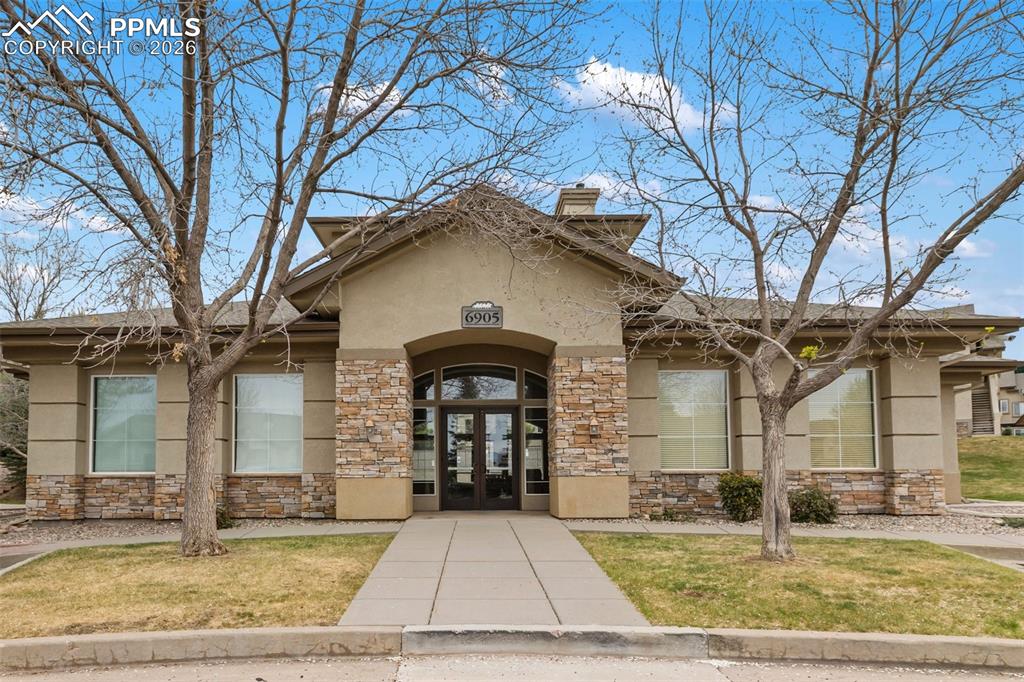 Image 25 of 29: Resort style amenities begin with the clubhouse