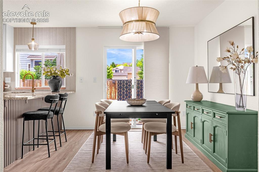 Image 10 of 44: Dining Area