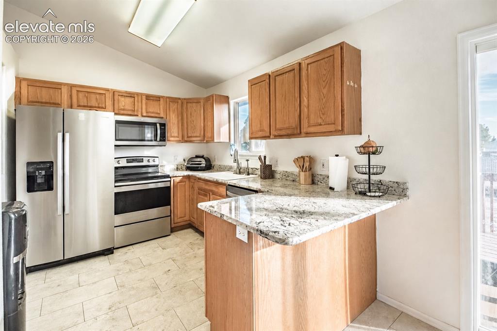 Image 5 of 30: Kitchen