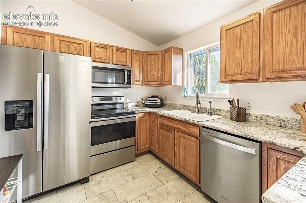Image 6 of 30: Kitchen