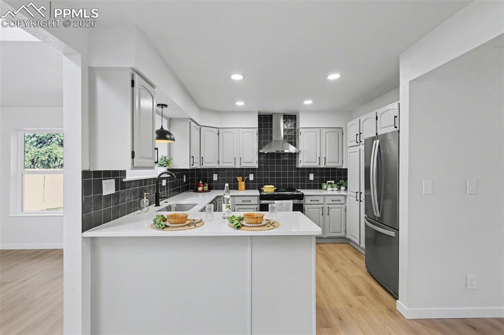 Image 10 of 38: Kitchen