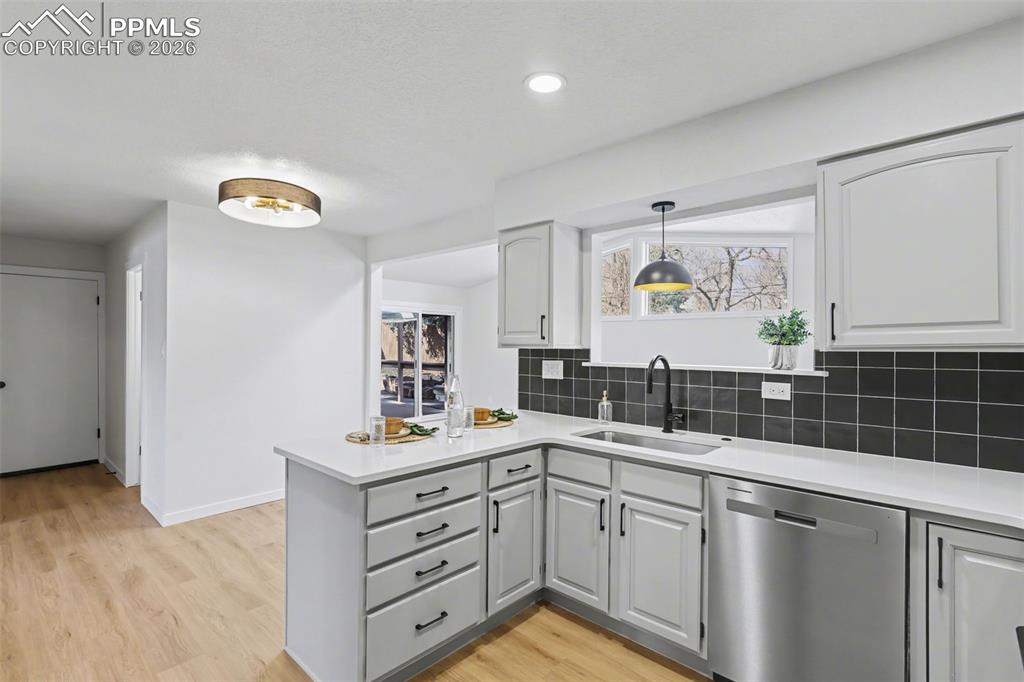 Image 11 of 38: Kitchen