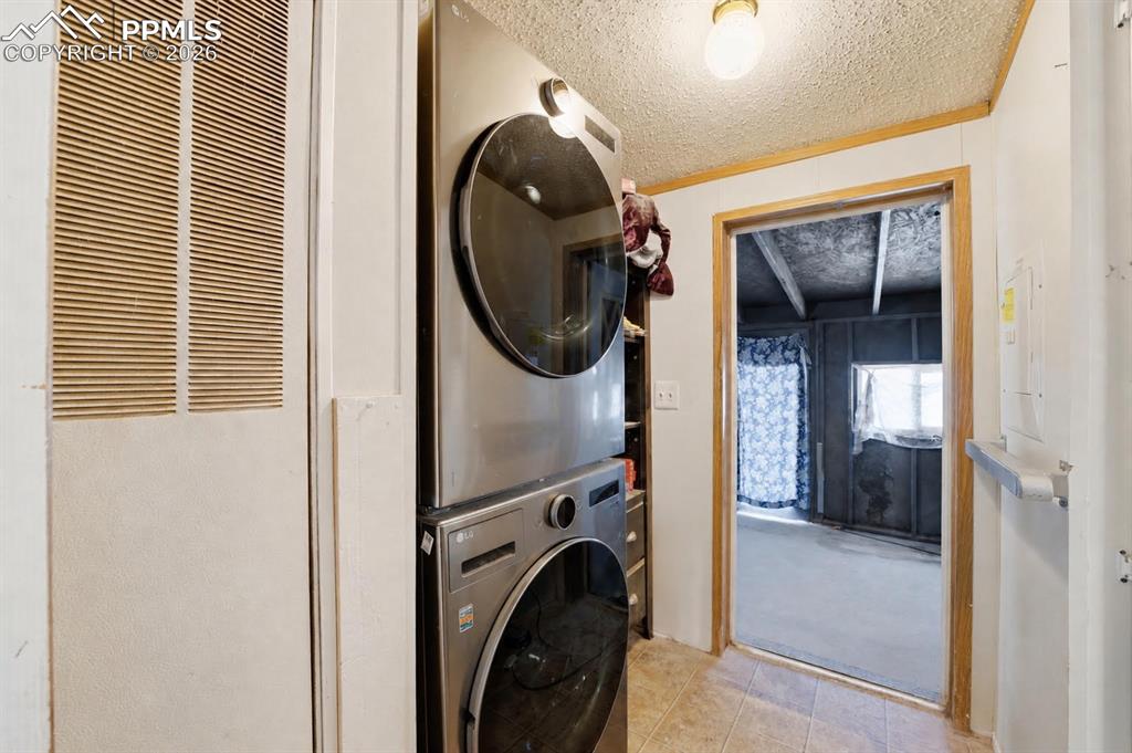 Image 12 of 22: Laundry