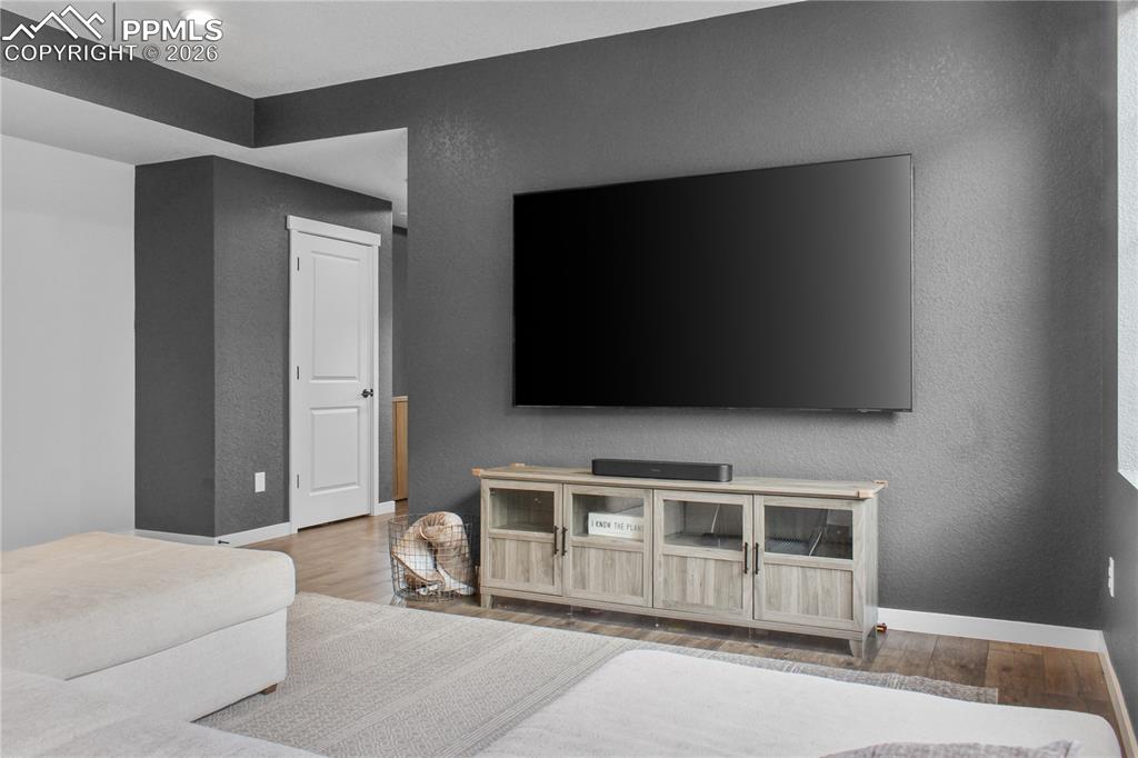 Image 6 of 30: Living Room