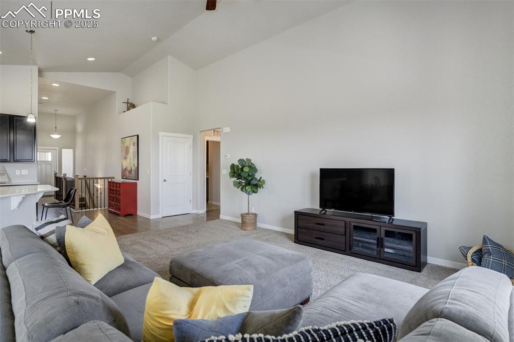 Image 15 of 44: Living Room
