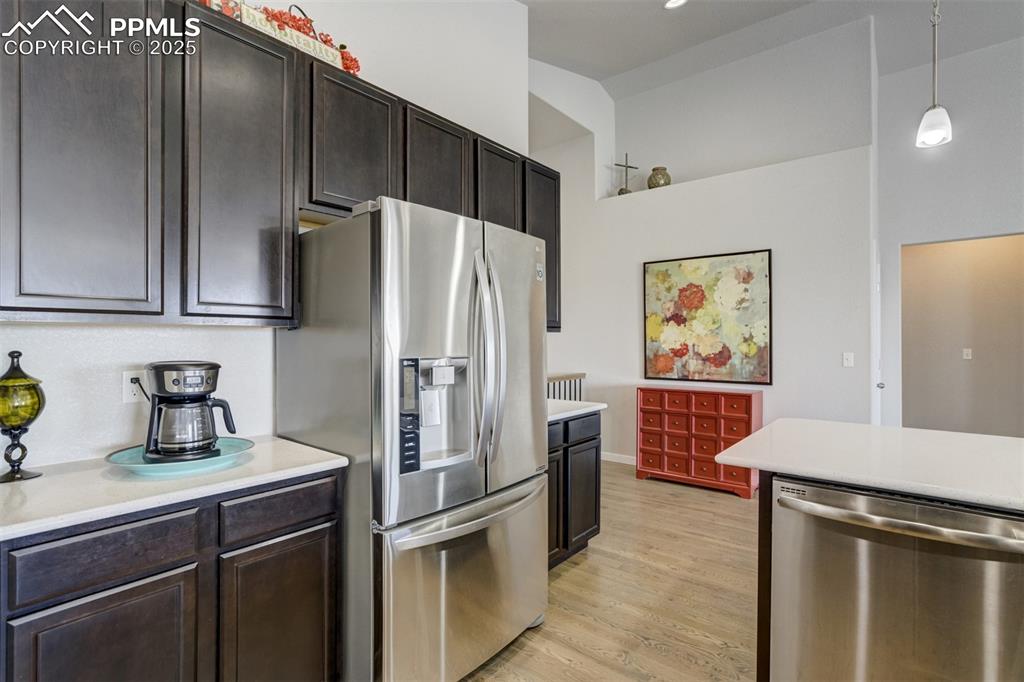 Image 9 of 44: Kitchen