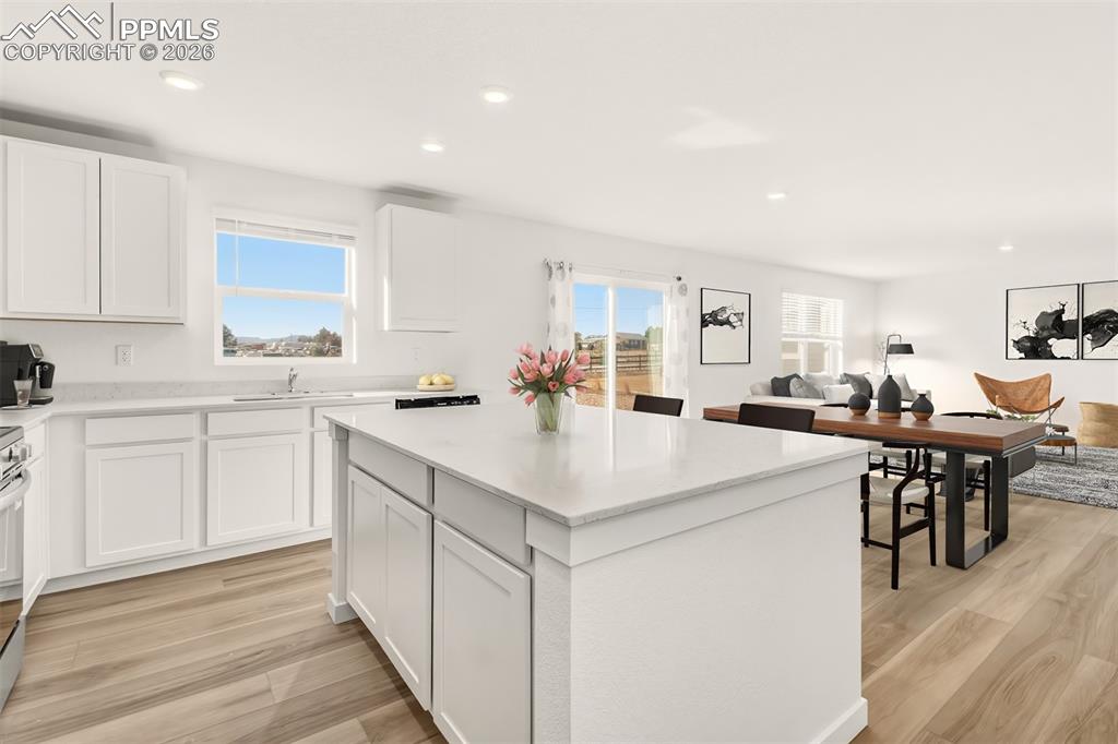 Image 13 of 35: Kitchen