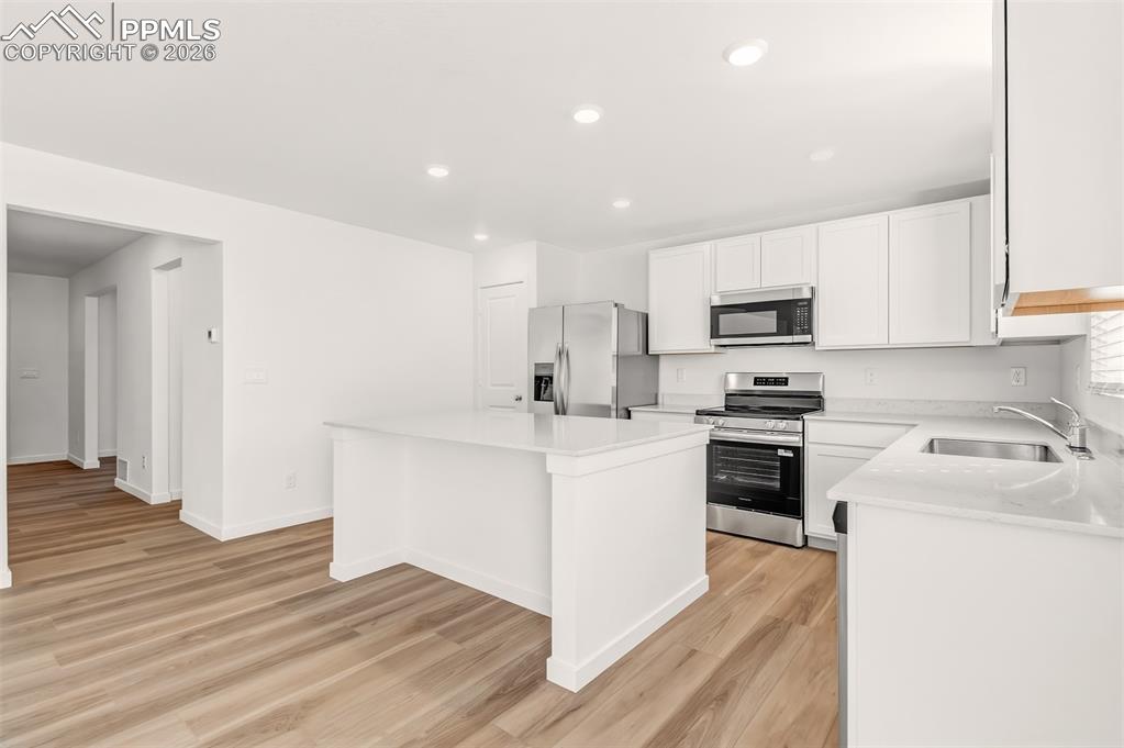 Image 17 of 35: Kitchen