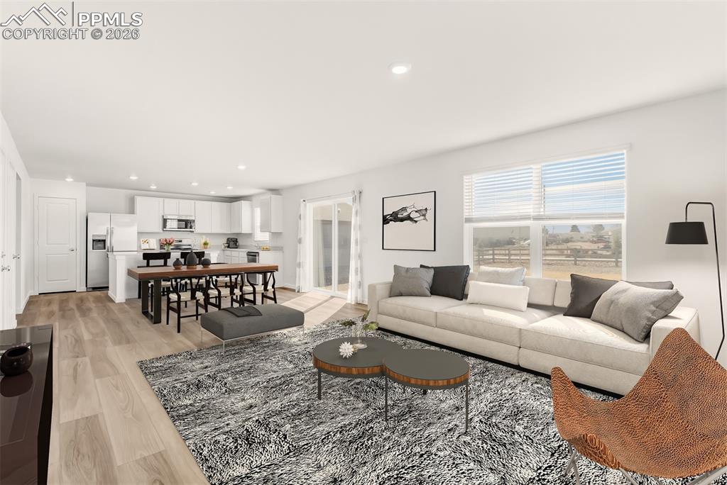 Image 19 of 35: Living Room