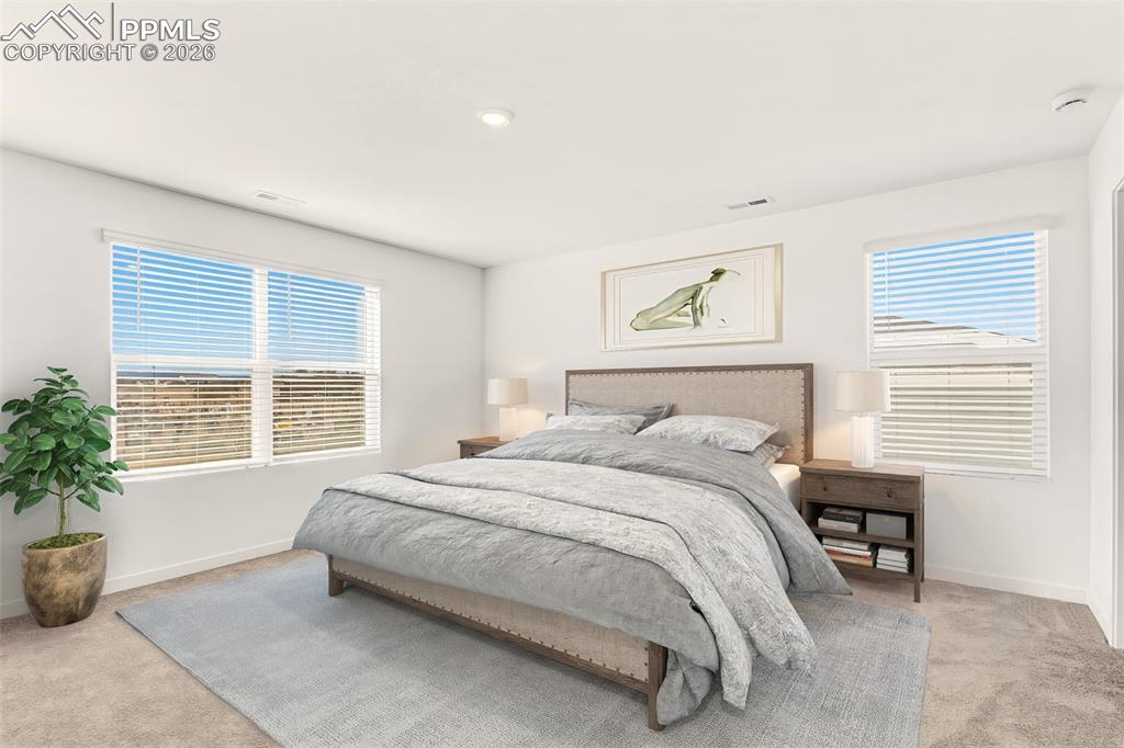 Image 27 of 35: Bedroom