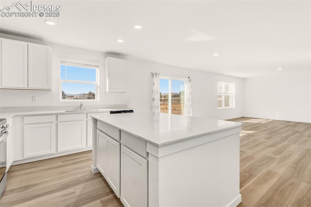 Image 30 of 35: Kitchen